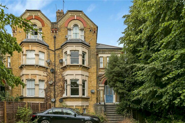 2 Bedroom Flat To Rent In Keswick Road, Putney, SW15