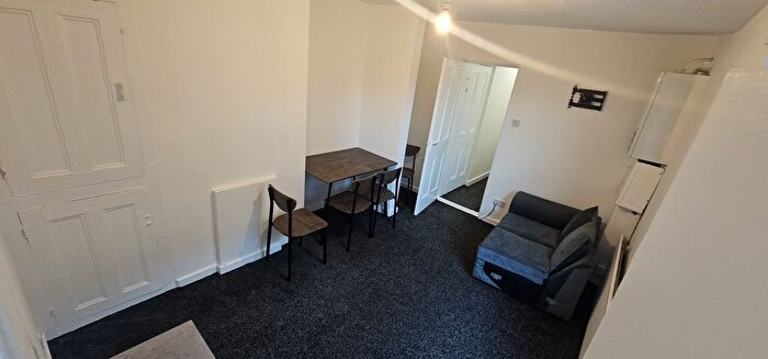 2 Bedroom Flat To Rent In Crawley Road, Luton, LU1