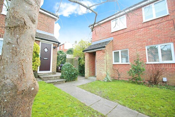 1 Bedroom Flat To Rent In Park Gate, Hitchin, SG4