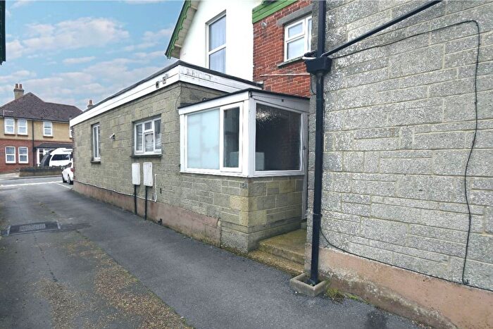 1 Bedroom Flat To Rent In Leed Street, Sandown, PO36