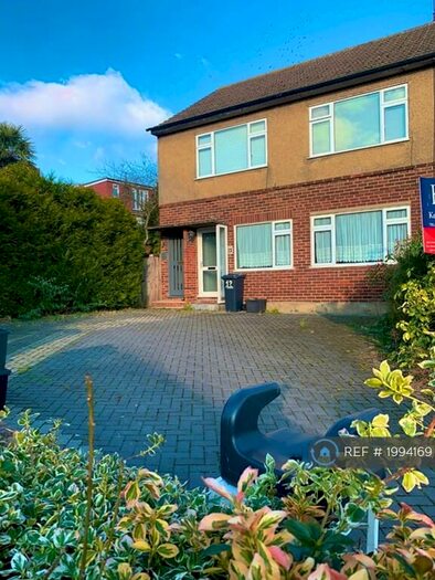 2 Bedroom Terraced House To Rent In Ruskin Close, Cheshunt, EN7
