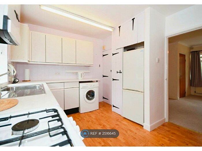 2 Bedroom End Of Terrace House To Rent In Bole Hill Lane, Sheffield, S10