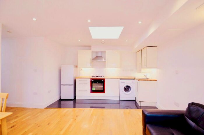 1 Bedroom Flat To Rent In Victory Road Mews, London, SW19