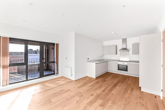 2 Bedroom Flat To Rent In - Rye Lane, Peckham, SE15