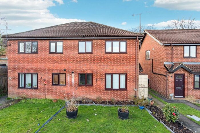 1 Bedroom Property For Sale In Hamilton Road, South Oxhey, Watford, WD19