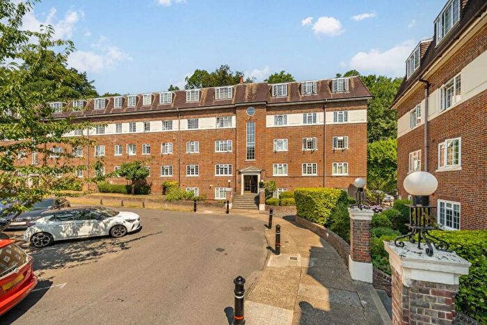 2 Bedroom Flat For Sale In Sudbury Hill, Harrow, HA1