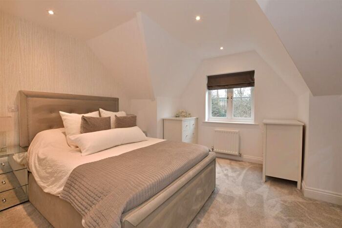 3 Bedroom End Of Terrace House For Sale In Bradfords Close, Buckhurst Hill, Essex, IG9