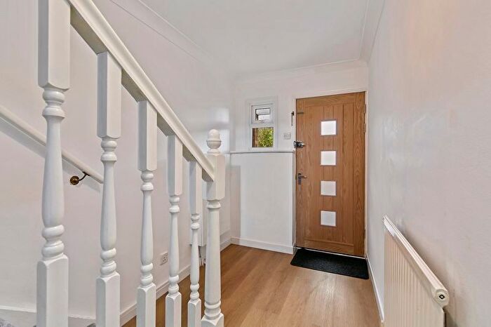 3 Bedroom Terraced House For Sale In Addison Road, Teddington, TW11