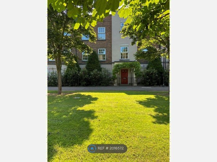 2 Bedroom Flat To Rent In Liverymen Walk, Greenhithe, DA9