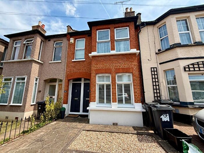 1 Bedroom Ground Maisonette To Rent In Prospect Road, Woodford Green, Essex, IG8