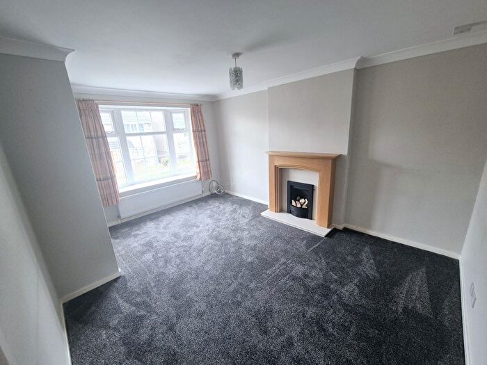 3 Bedroom Town House To Rent In Shelley Walk, Stanley, WF3