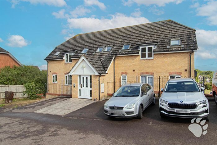 2 Bedroom Flat For Sale In Czarina Rise, Laindon, SS15