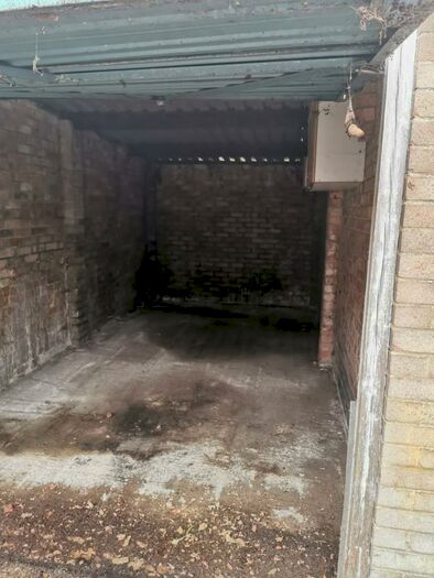 Garage / Parking To Rent In Wood Street, Mitcham, CR4