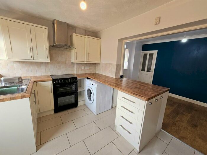 2 Bedroom End Of Terrace House To Rent In Albert Crescent, Coventry, West Midlands, CV6