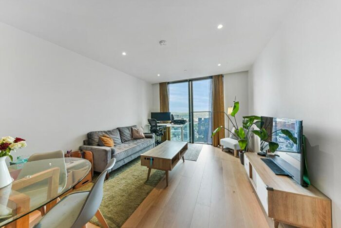 1 Bedroom Apartment For Sale In Hampton Tower, South Quay Plaza, London, E14