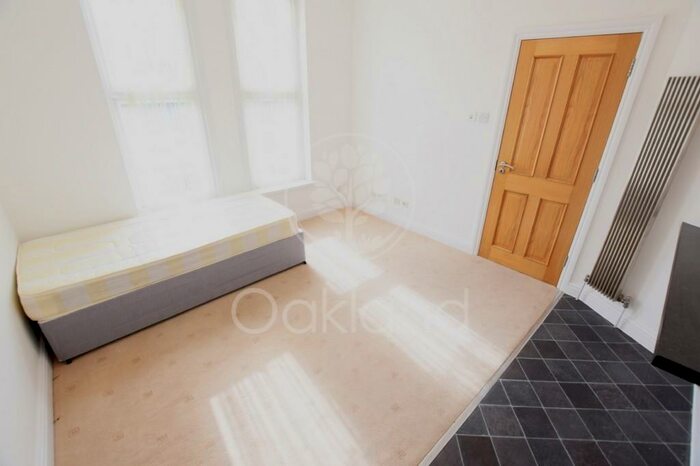 Studio To Rent In Ashgrove Road, Goodmayes, IG3