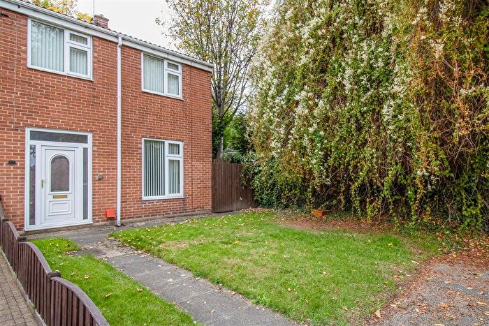 3 Bedroom End Terrace House For Sale In Moorhouse Close, Normanton, WF6