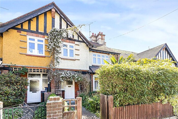 3 Bedroom Terraced House For Sale In Cross Lane East, Gravesend, DA12