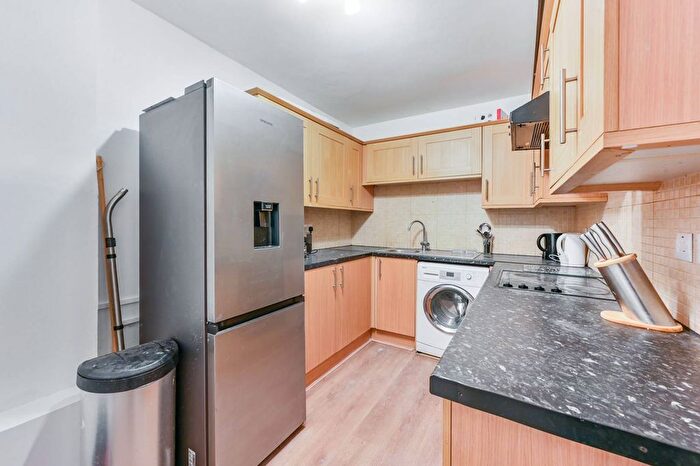 3 Bedroom Flat To Rent In Landward Court, Marylebone, London, W1H