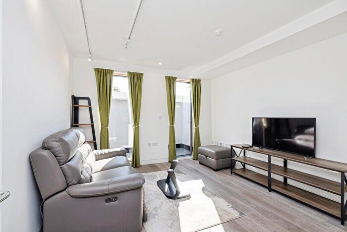 1 Bedroom Apartment To Rent In Pitfield Street, Shoreditch, London, N1