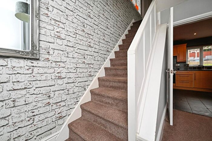3 Bedroom End Of Terrace House For Sale In Langford Road, Mansfield, Nottinghamshire, NG19