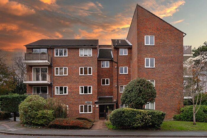 2 Bedroom Flat To Rent In Asquith House, Banstead, SM7