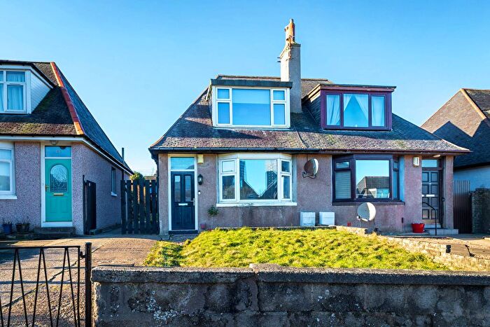 2 Bedroom Semi-Detached House For Sale In Donbank Terrace, Aberdeen, AB24