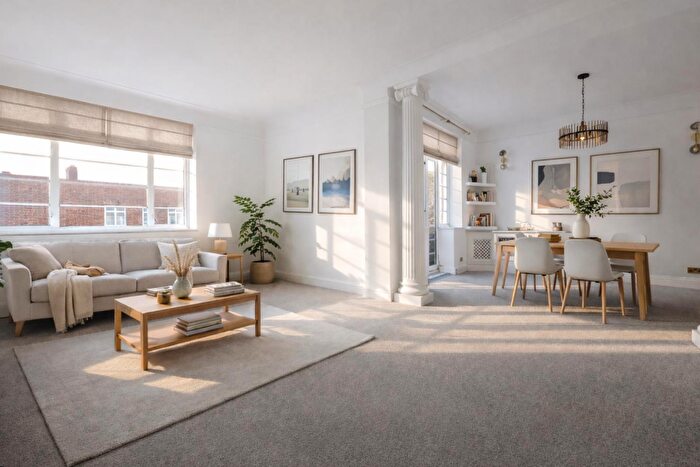 3 Bedroom Flat To Rent In Hillfield Court, , Belsize Park, NW3