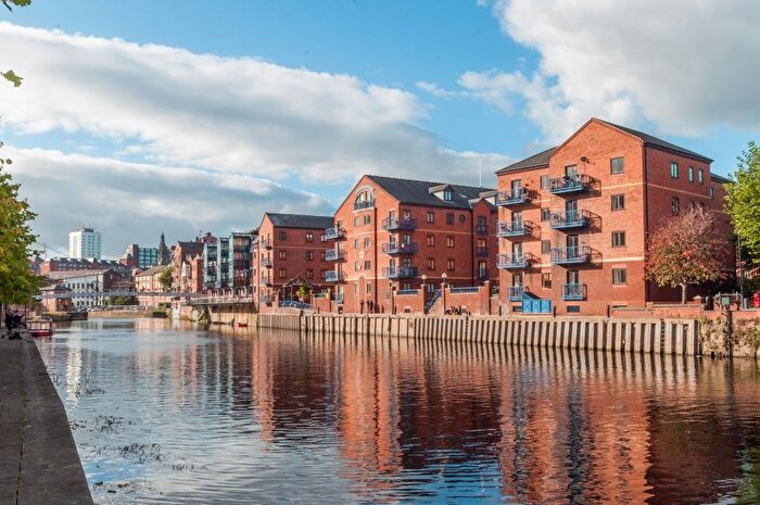 2 Bedroom Flat To Rent In Langtons Wharf, Leeds, LS2