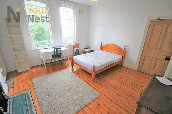 6 Bedroom Terraced House To Rent In Regent Park Terrace, Hyde Park Corner, LS6