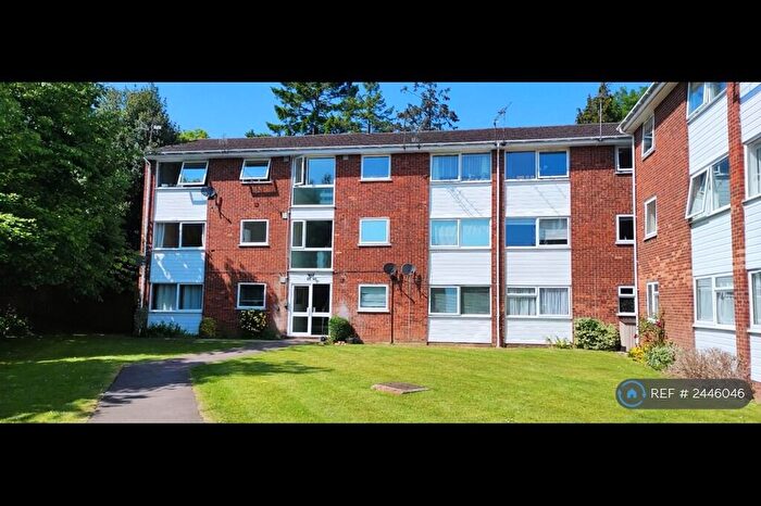 2 Bedroom Flat To Rent In Cedar Court, St. Albans, AL4
