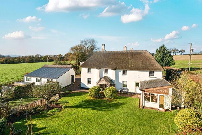 4 Bedroom Detached House For Sale In Bow, Crediton, EX17