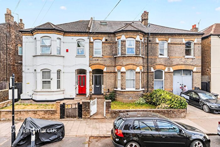 4 Bedroom Flat For Sale In Ellison Road, London, SW16