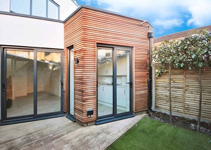 2 Bedroom Flat To Rent In Hindsleys Place London, SE23