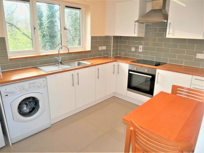 2 Bedroom Property To Rent In Marigold Place, Old Harlow, Essex, CM17