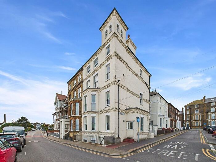 2 Bedroom Flat For Sale In Victoria Parade, Broadstairs, CT10