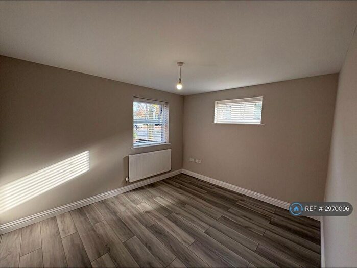 1 Bedroom Flat To Rent In Sea View Road, Parkstone, Poole, BH12