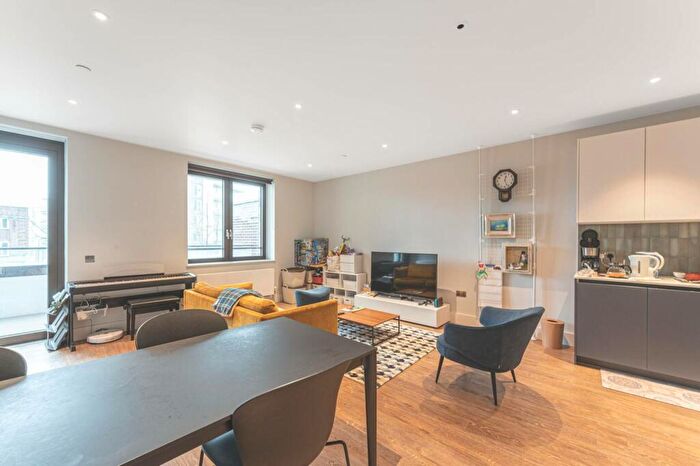 3 Bedroom Flat To Rent In Uncle Wembley, Wembley, HA9