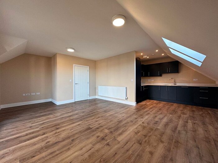 2 Bedroom Flat To Rent In Croft Avenue, West Wickham, BR4