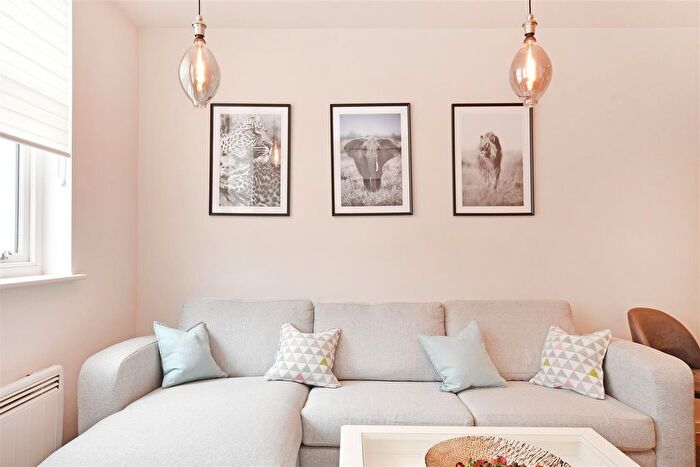 1 Bedroom Flat For Sale In Queens Building, City Centre, S1