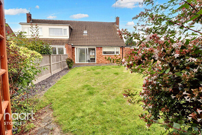 3 Bedroom Chalet For Sale In Langford Drive, Luton, LU2