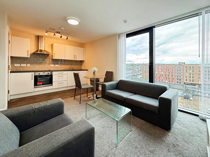 2 Bedroom Flat To Rent In Skinner Lane, Leeds, West Yorkshire, LS7