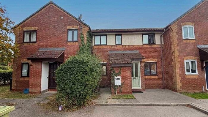 2 Bedroom Apartment For Sale In Dickens Spinney, Olney, MK46