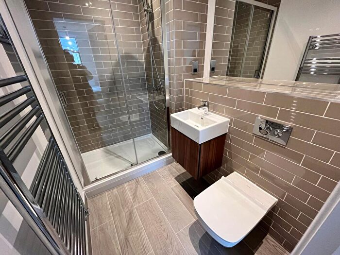 2 Bedroom Apartment To Rent In Gunsmith House, B4