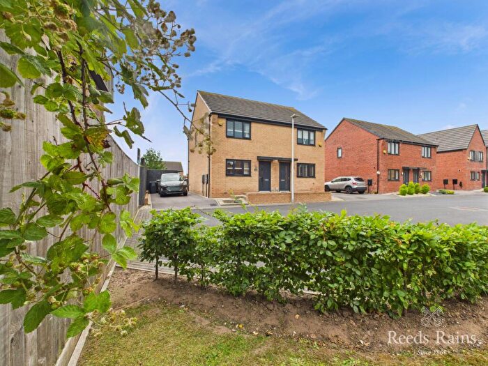 2 Bedroom Semi-Detached House For Sale In Tin Lane, Hull, East Yorkshire, HU9