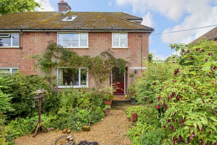 4 Bedroom Semi-Detached House For Sale In Hill Farm Road, Monkwood, Alresford, SO24