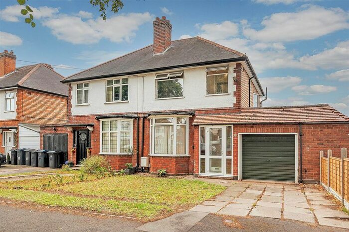 3 Bedroom Semi-Detached House To Rent In Scribers Lane, Hall Green, Birmingham, B28