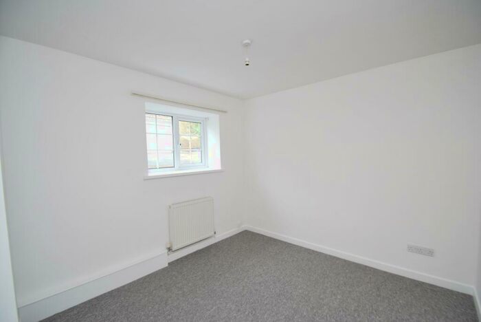 2 Bedroom Apartment To Rent In Solsbury Lane, Batheaston, Bath, BA1