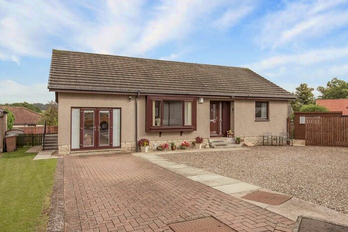 Houses for sale in Leuchars, KY16, Fife