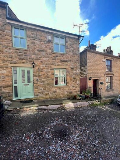 2 Bedroom Cottage To Rent In Water Street, Bolton, BL7